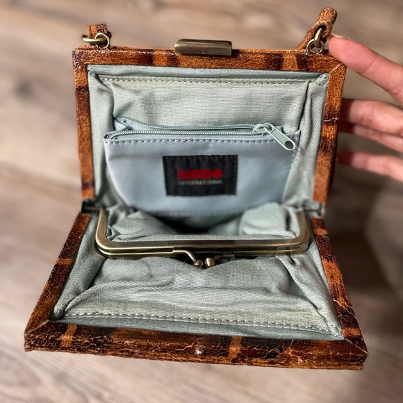 HOBO Int'l Beautiful & Unique Brown Colorblock Distressed Shoulder Bag - Picture 4 of 5